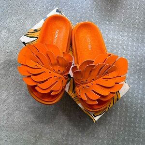 FARM RIO orange monstera anatomic sandals